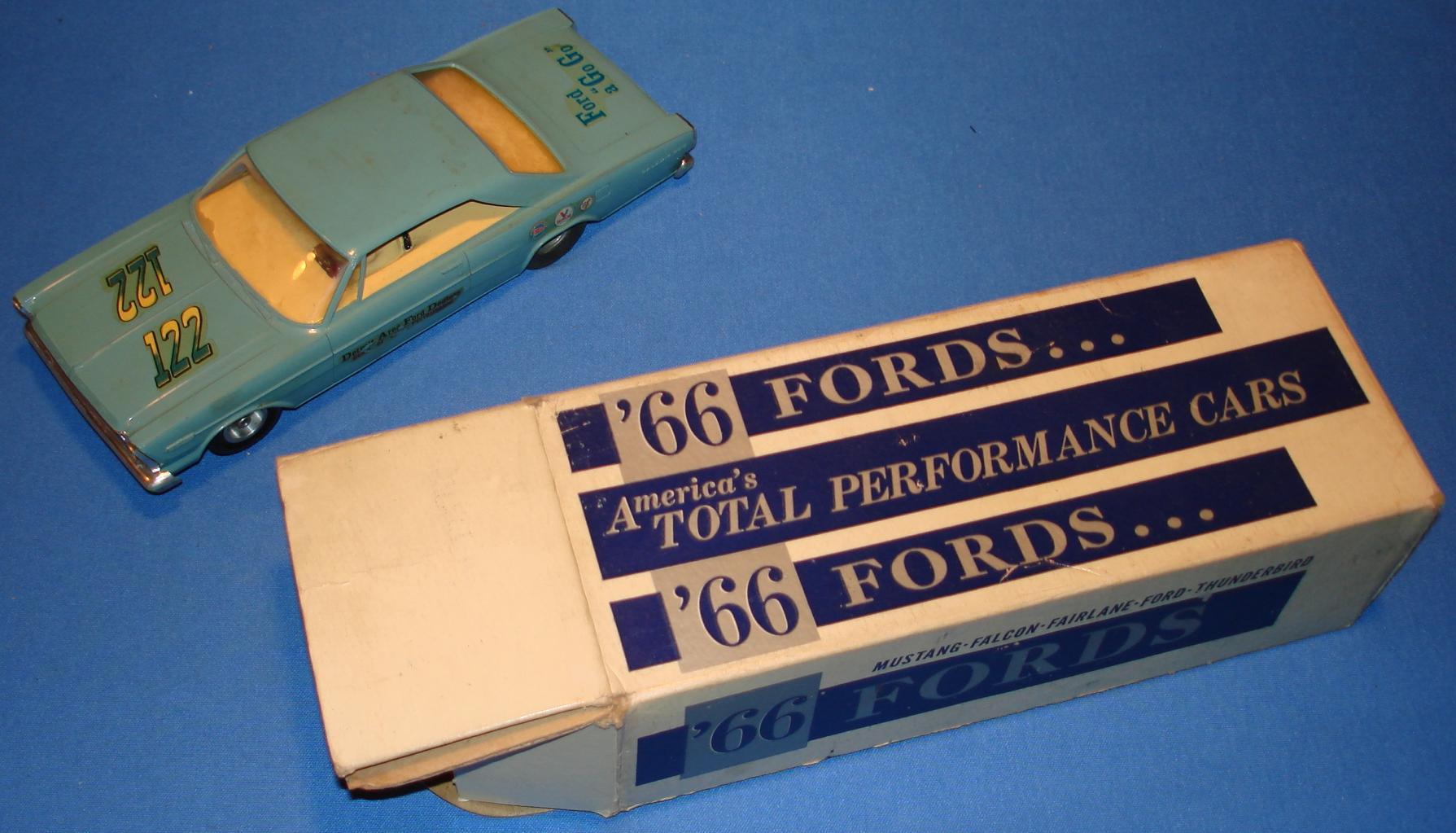 AMT 1:24 Scale Turnpike Slot Car Racing 1966 Ford Galaxie 500 Slotcar Body Runner Promo Box AMT 1:24 Scale Turnpike Slot Car Racing 1966 Ford Galaxie 500 Slotcar Body Runner Promo Box