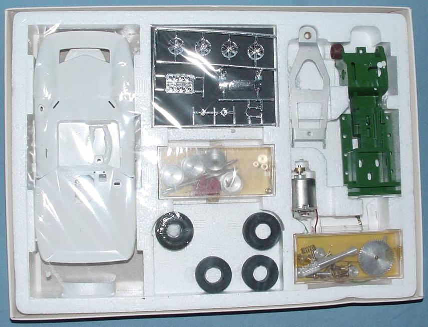 Faller 1:24 Scale Lola T70 Slot Car Club Racing Kit 6802 Contents