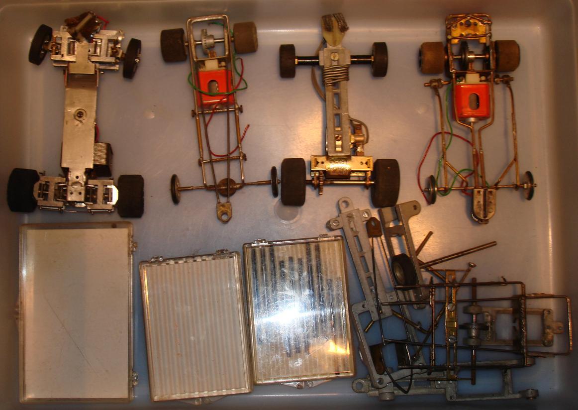 124 SCALE 1964 ADAM & SONS QUAD MK1 RTR SLOT CAR CHASSIS & SLOTCAR