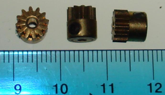 Vintage 1:24 Scale Slot Car Inline Chassis Brass 12T Pinion Gears