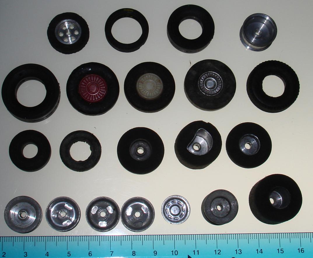 Vintage 1:24 Scale Slot Car Racing Chassis Spare Tires & Rims