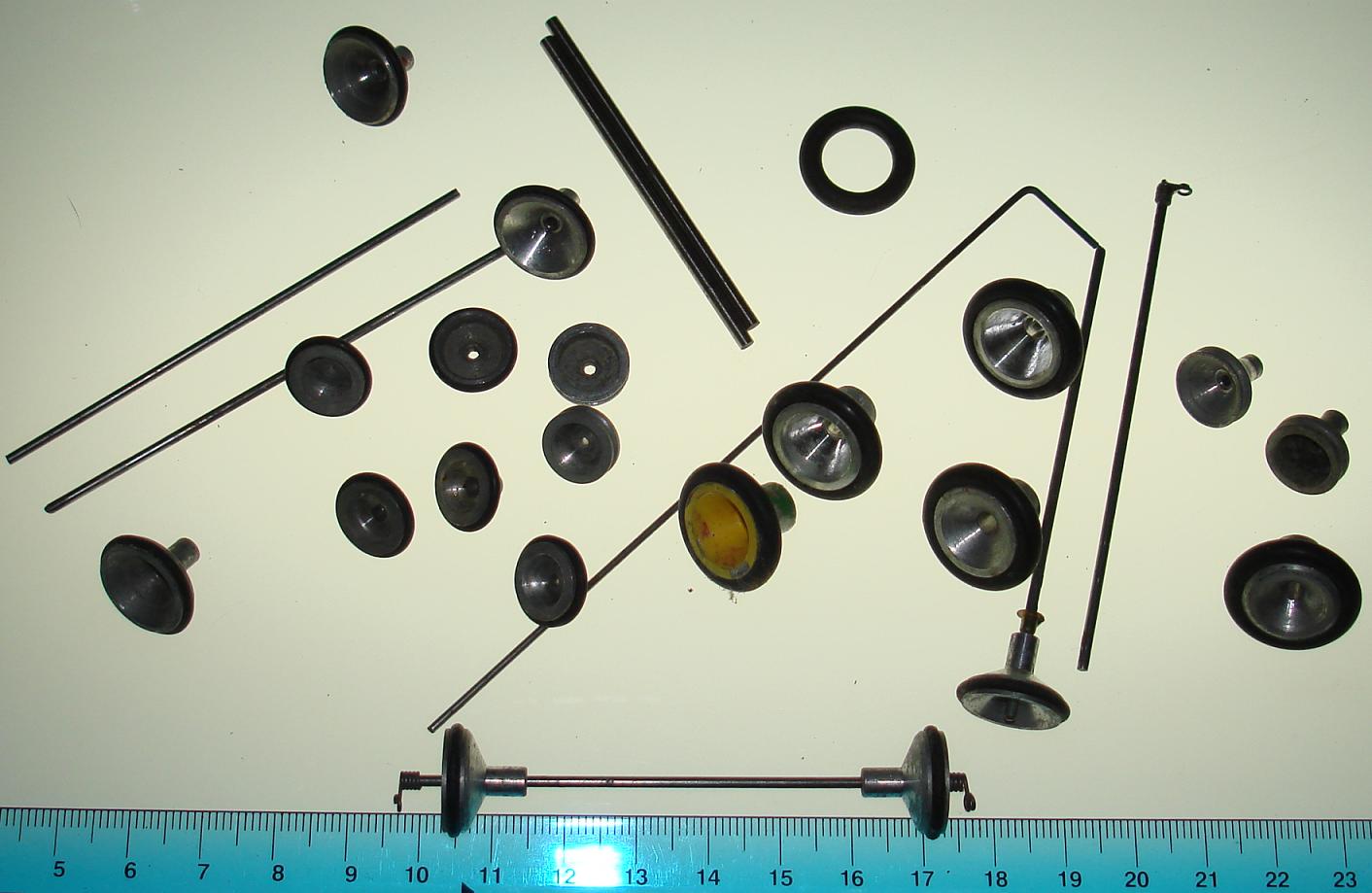 Vintage 1:24 Scale Slot Car Racing Chassis Tapered Aluminum Rims