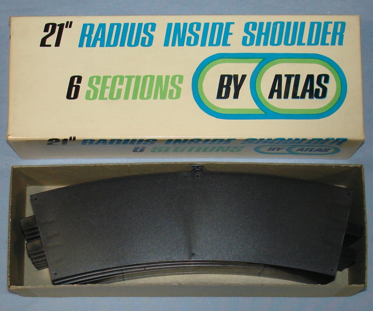 Atlas 124 132 Slot Car Racing Track 21 Inch Radius Inside Shoulders #1596-240 Atlas 124 132 Slot Car Racing Track 21 Inch Radius Inside Shoulders #1596-240