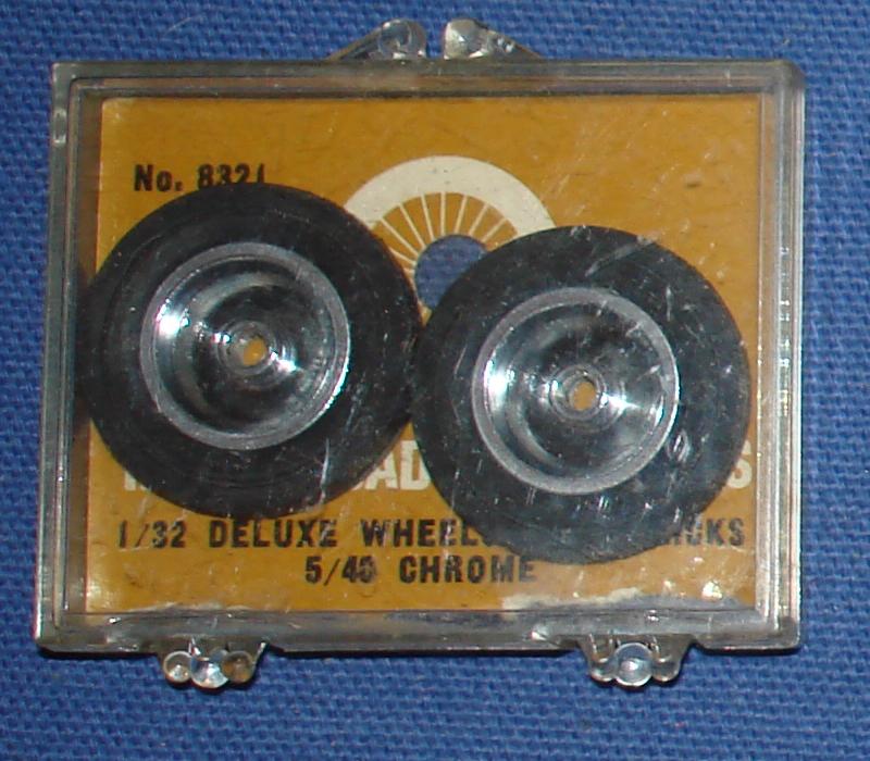 Strombecker 1/32 Electric Road Racing Slot Car Deluxe Wheels With Slicks