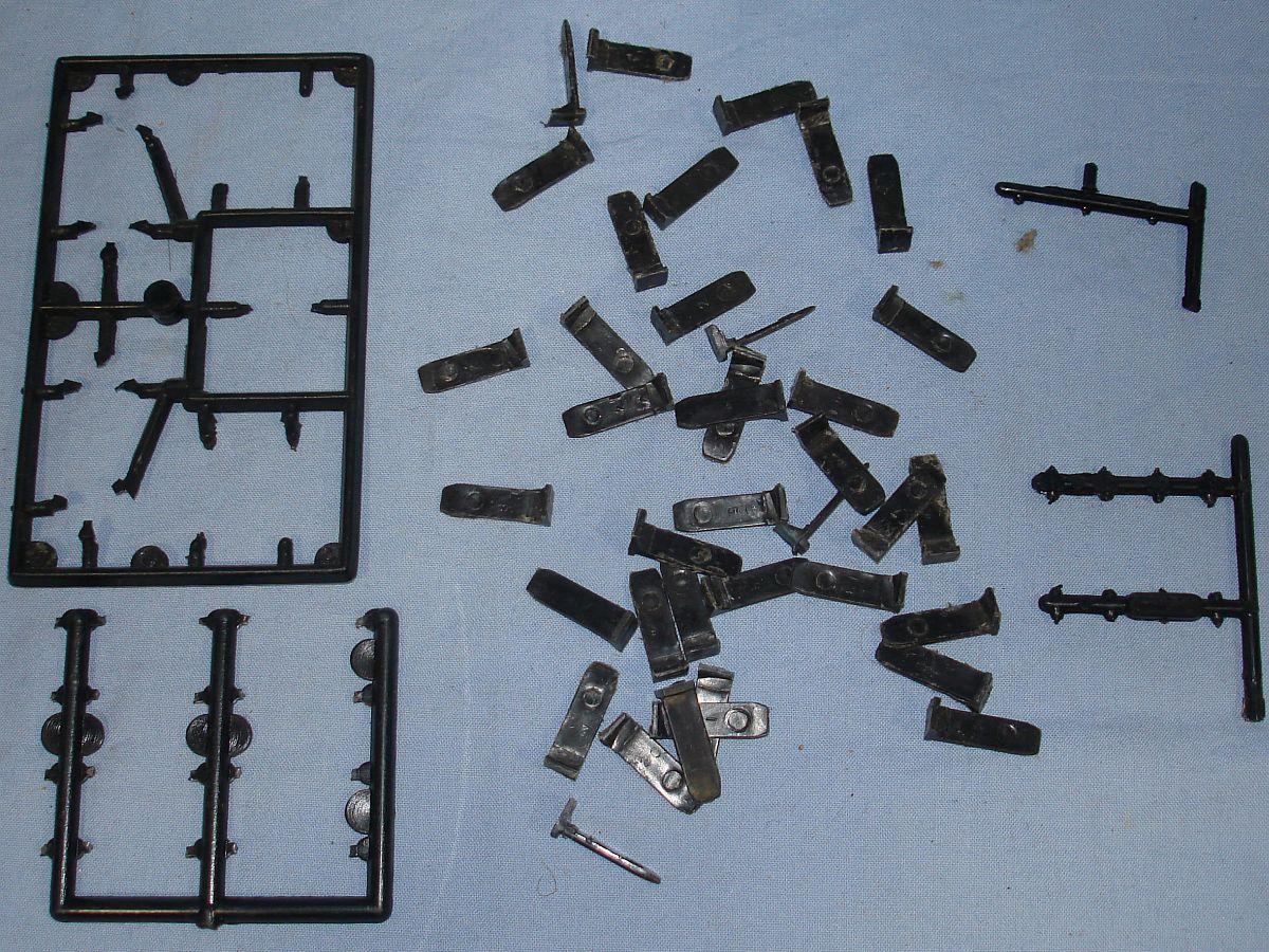 Strombecker 1:32 Scale Slot Car Racing Track Black Locking Lugs Strombecker 1:32 Scale Slot Car Racing Track Black Locking Lugs