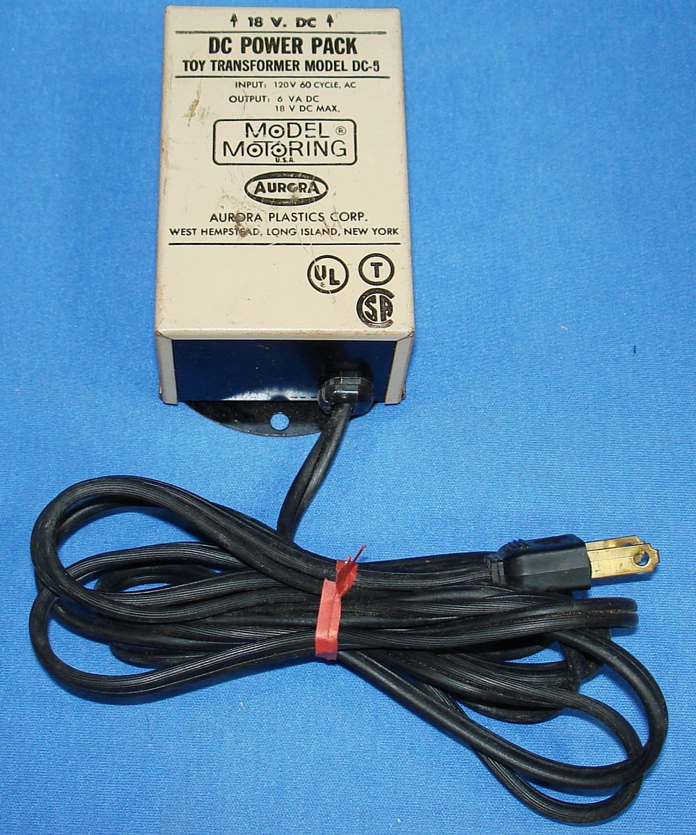 Aurora Model Motoring HO Scale Slot Car DC Power Pack Toy Transformer 18 Volt Model DC-5 Cord Aurora Model Motoring HO Scale Slot Car DC Power Pack Toy Transformer 18 Volt Model DC-5 Cord