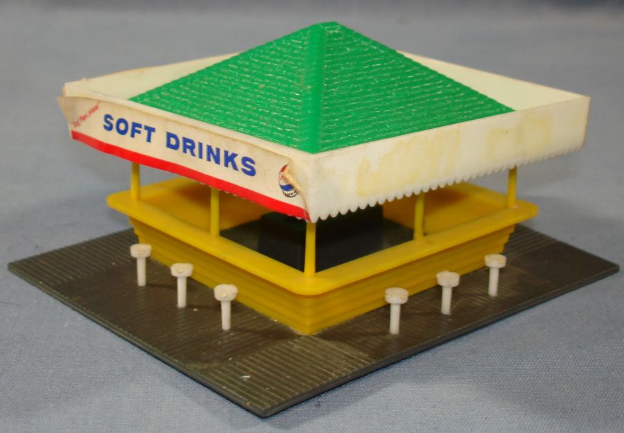 Atlas HO Scale Slot Car Layout Refreshment Stand Track Structure #1407