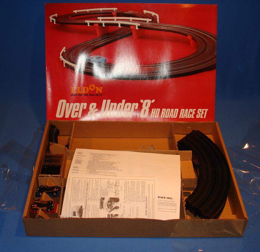 ELDON HO SCALE OVER & UNDER HO ROAD RACE SLOT CAR SET 9554 RED