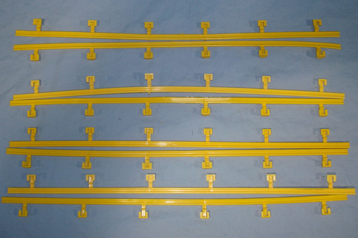 Aurora AFX HO Scale Slot Car Racing Track Yellow Snap-On Guard Rail Aurora AFX HO Scale Slot Car Racing Track Yellow Snap-On Guard Rail