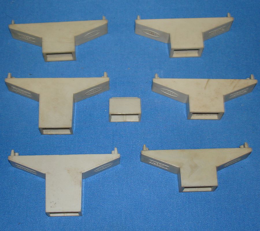Aurora Model Motoring HO Scale Slot Car Racing Track Grey Trestle Post Lot