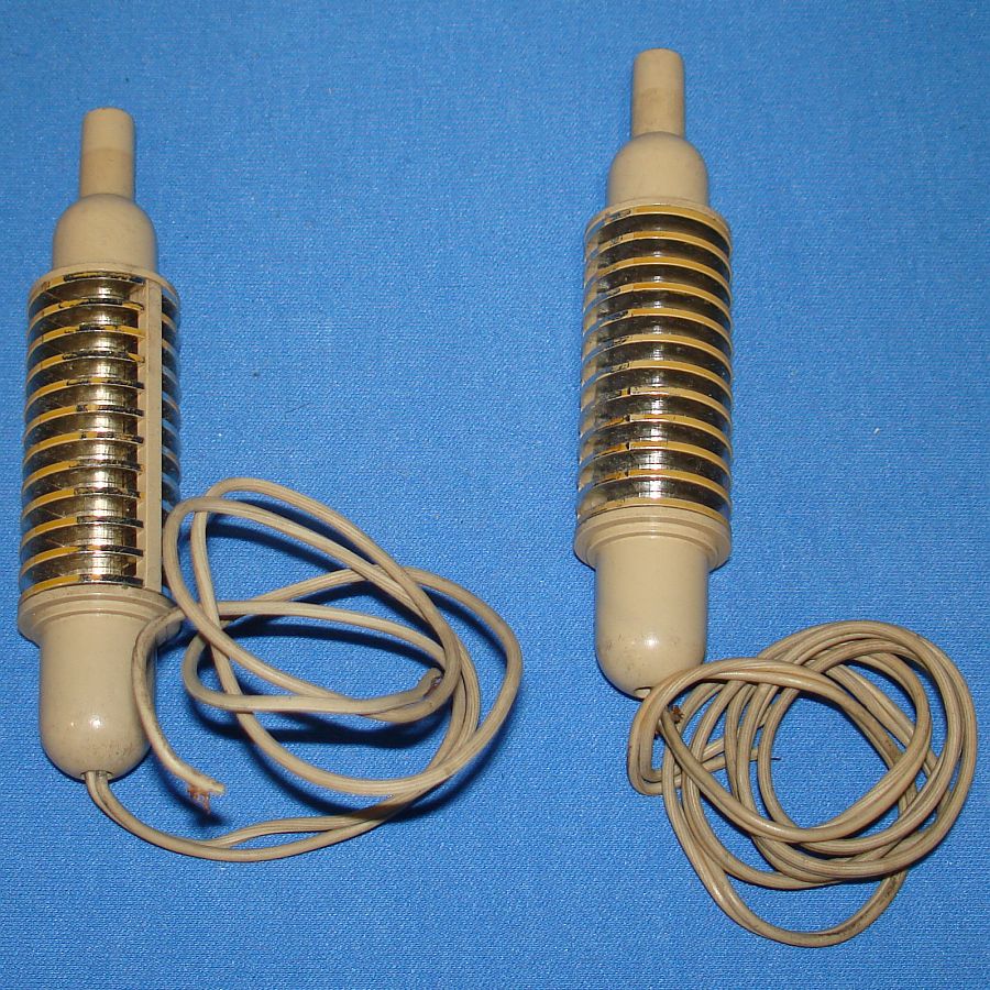 Aurora Model Motoring HO Scale Slot Car Racing Track Tan Plunger Style Thumb Controllers Aurora Model Motoring HO Scale Slot Car Racing Track Tan Plunger Style Thumb Controllers
