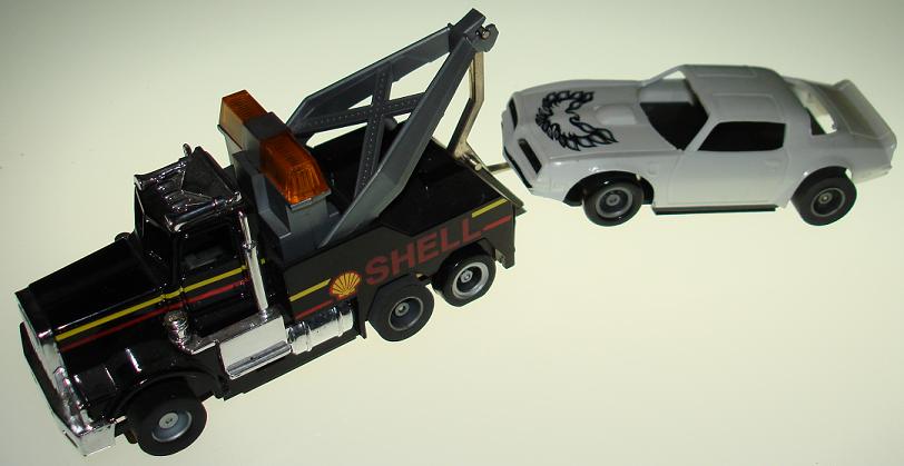 Tyco US1 Peterbilt Shell Tow Truck Pontiac Firebird Trans Am Tow Vehicle Driver Side