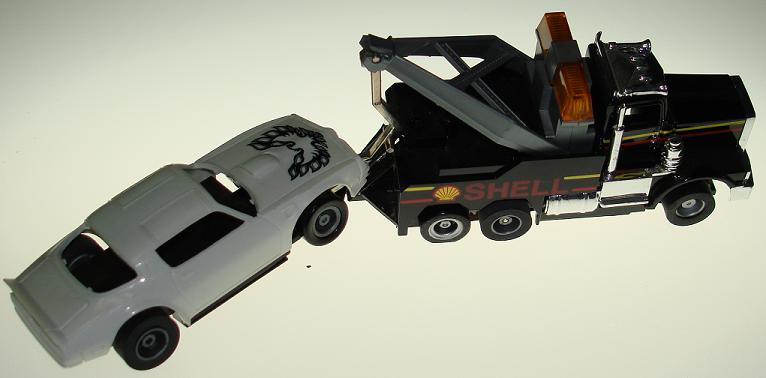 Tyco US1 Peterbilt Shell Tow Truck Pontiac Firebird Trans Am Tow Vehicle Passenger Side