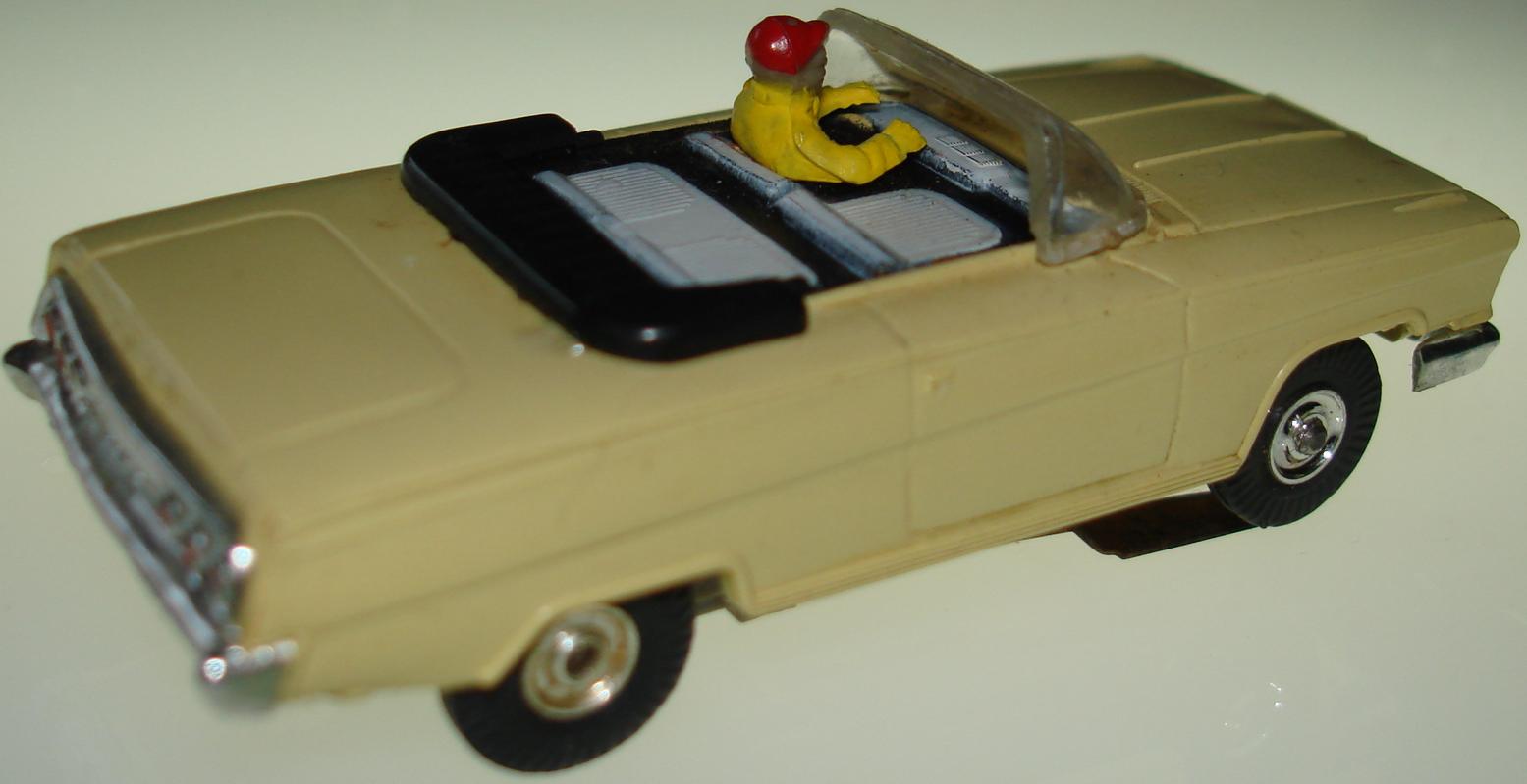 ATLAS HO SLOT CARS YELLOW CHEVROLET IMPALA CONVERTIBLE Mister Coney