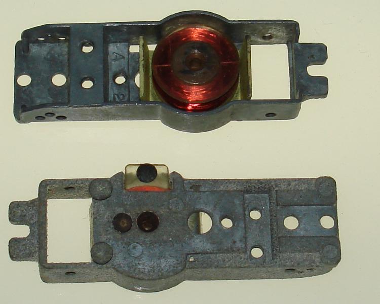 AURORA MODEL MOTORING VIBRATOR HO SLOT CAR PART CHASSIS