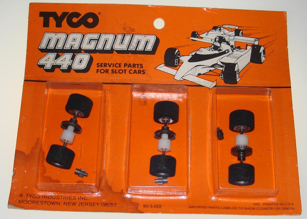 TYCO MAGNUM 440 HO SLOT CAR PARTS REAR AXLE ASSEMBLY
