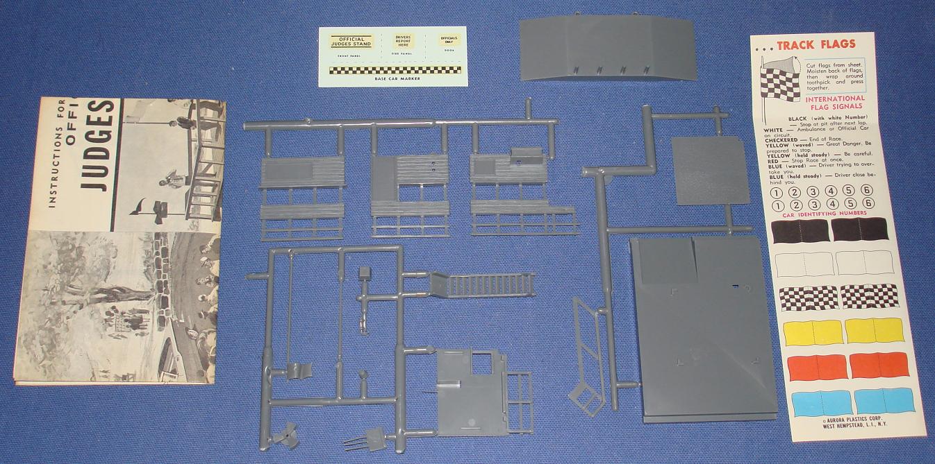 Aurora Motoring Thunderjet 500 TJET Slot Car Road Racing 1:87 Scale Scenery Judges Stand Building Kit Contents