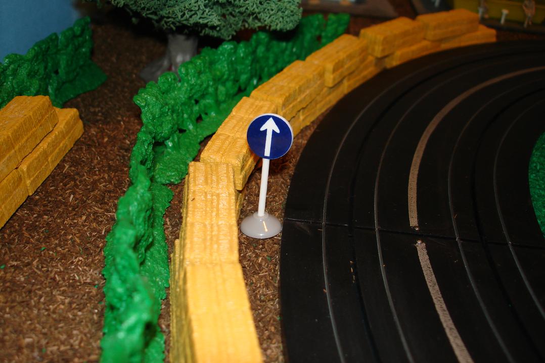 Marusan HO Scale Made In Japan Slot Car Road Racing Scenery Traffic Sign Straight Only