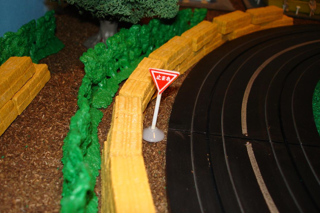 Marusan HO Scale Made In Japan Slot Car Road Racing Scenery Traffic Sign STOP