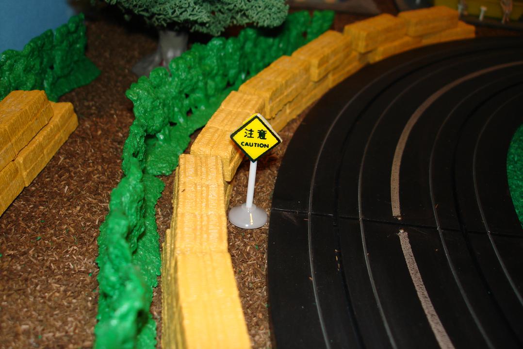 Marusan HO Scale Made In Japan Slot Car Road Racing Scenery Traffic Sign Caution