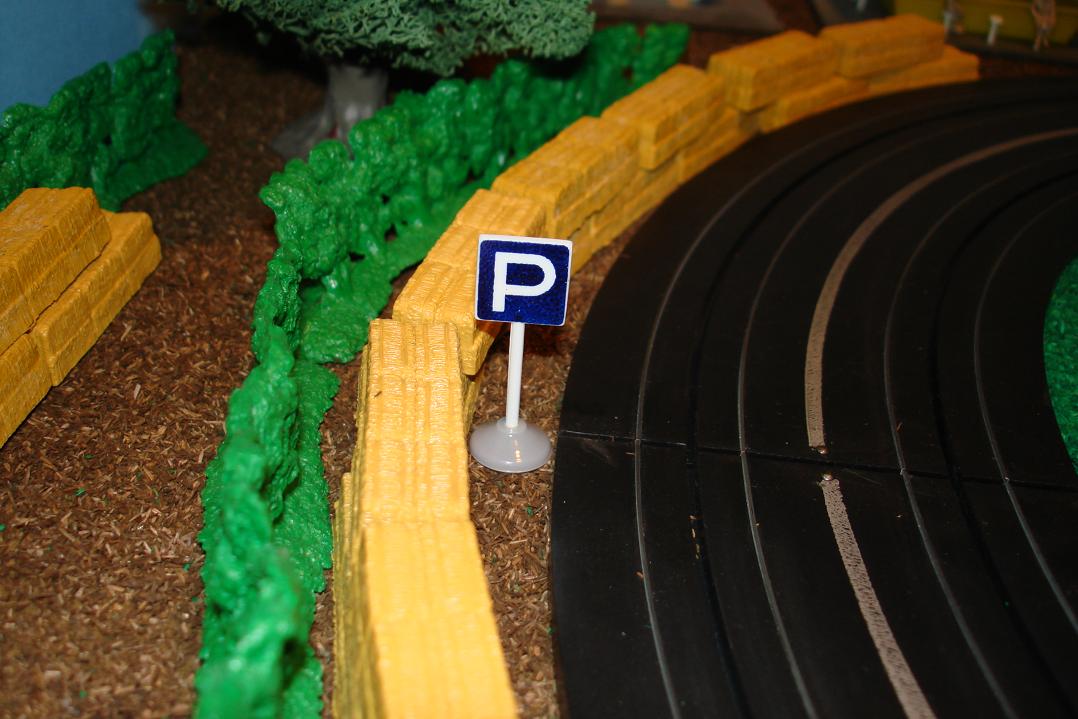 Marusan HO Scale Made In Japan Slot Car Road Racing Scenery Traffic Sign Parking Permitted