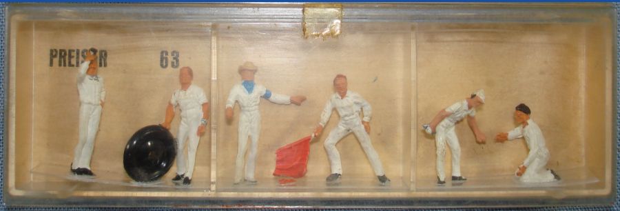 Vintage Preiser HO Slot Car Racing Figures #63 Pit Crew White Uniform Made In Germany