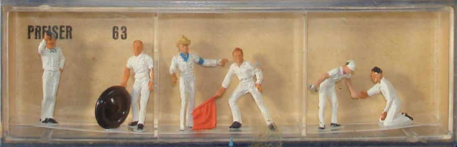 Vintage Preiser HO Slot Car Racing Figures #63 Pit Crew White Uniform Made In Germany