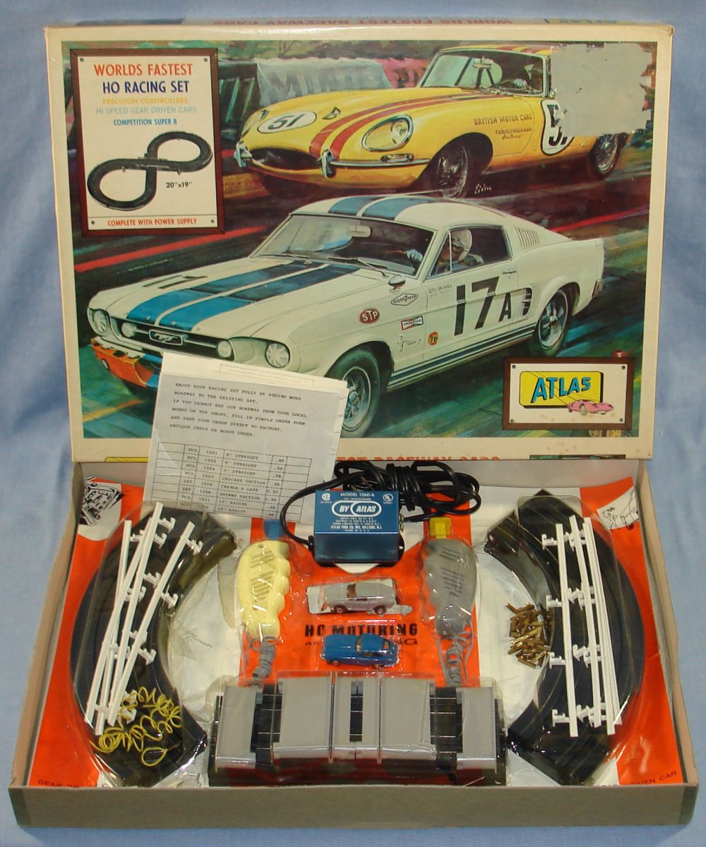 Atlas HO Scale Zingers Chassis Slot Car Racing Set #1202 Atlas HO Scale Zingers Chassis Slot Car Racing Set #1202