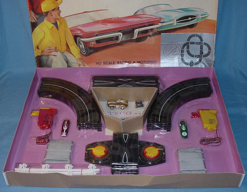 Tyco S Speedways Slot Car Racing Set 6532 Box Contents