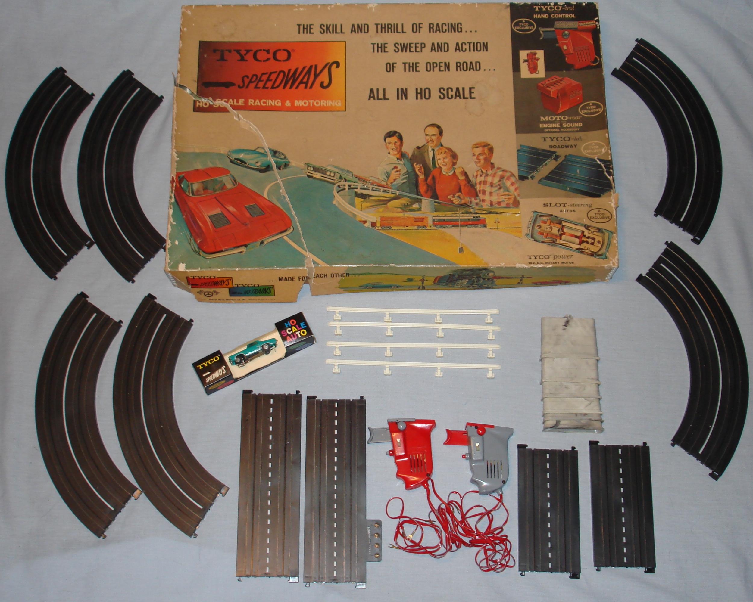 happy dog race track set