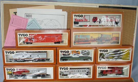Tyco Tycopro Road & Rail HO Diesel F9 Santa Fe Passenger Train Engine