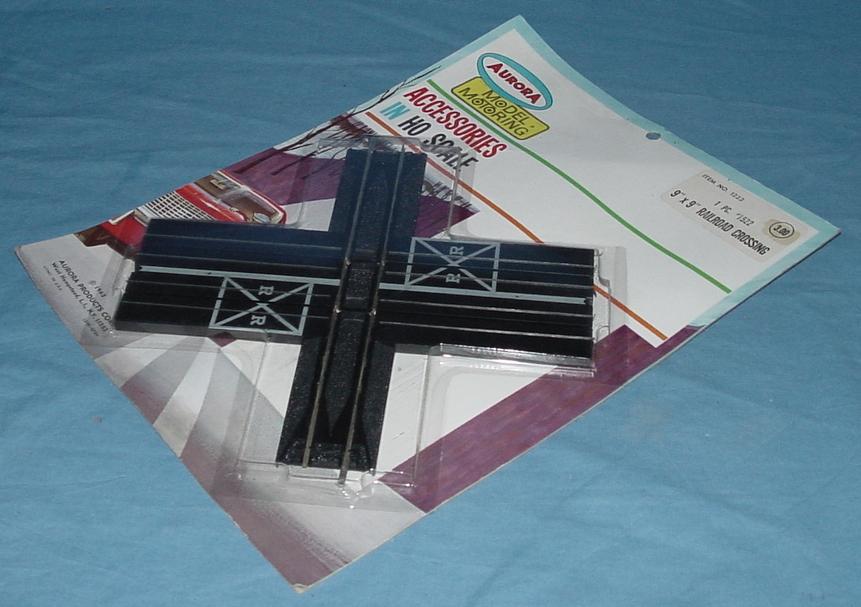 slot car train crossing