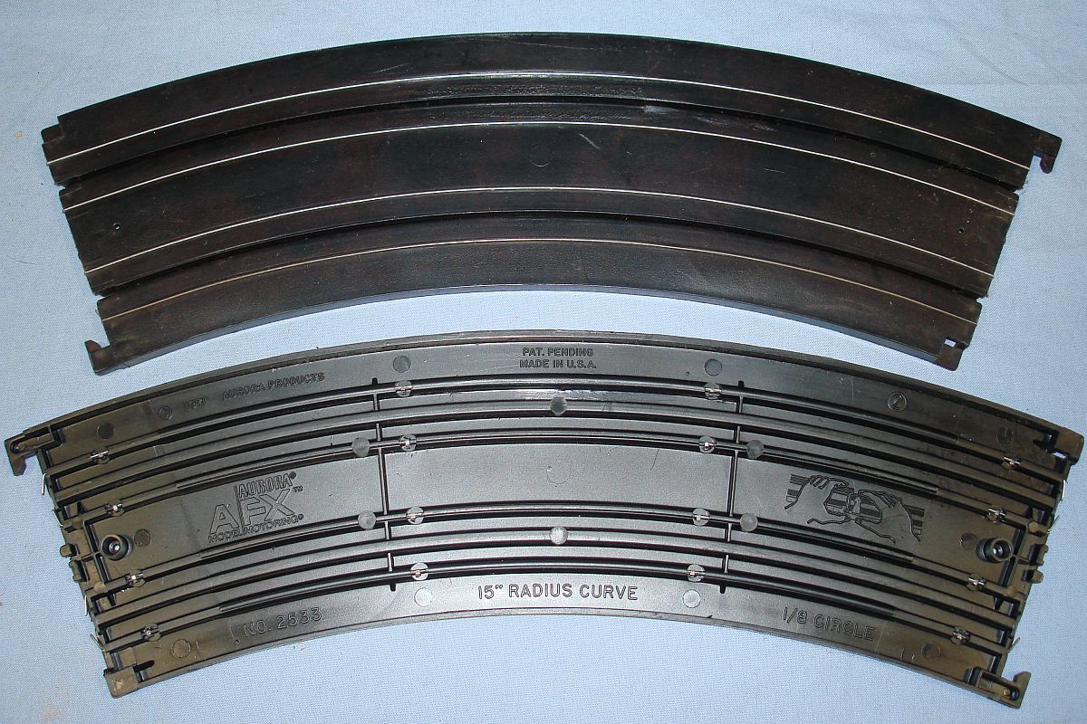 Aurora AFX 1:64 Scale Slot Car Racing Track 15 Inch Radius Curve Sections