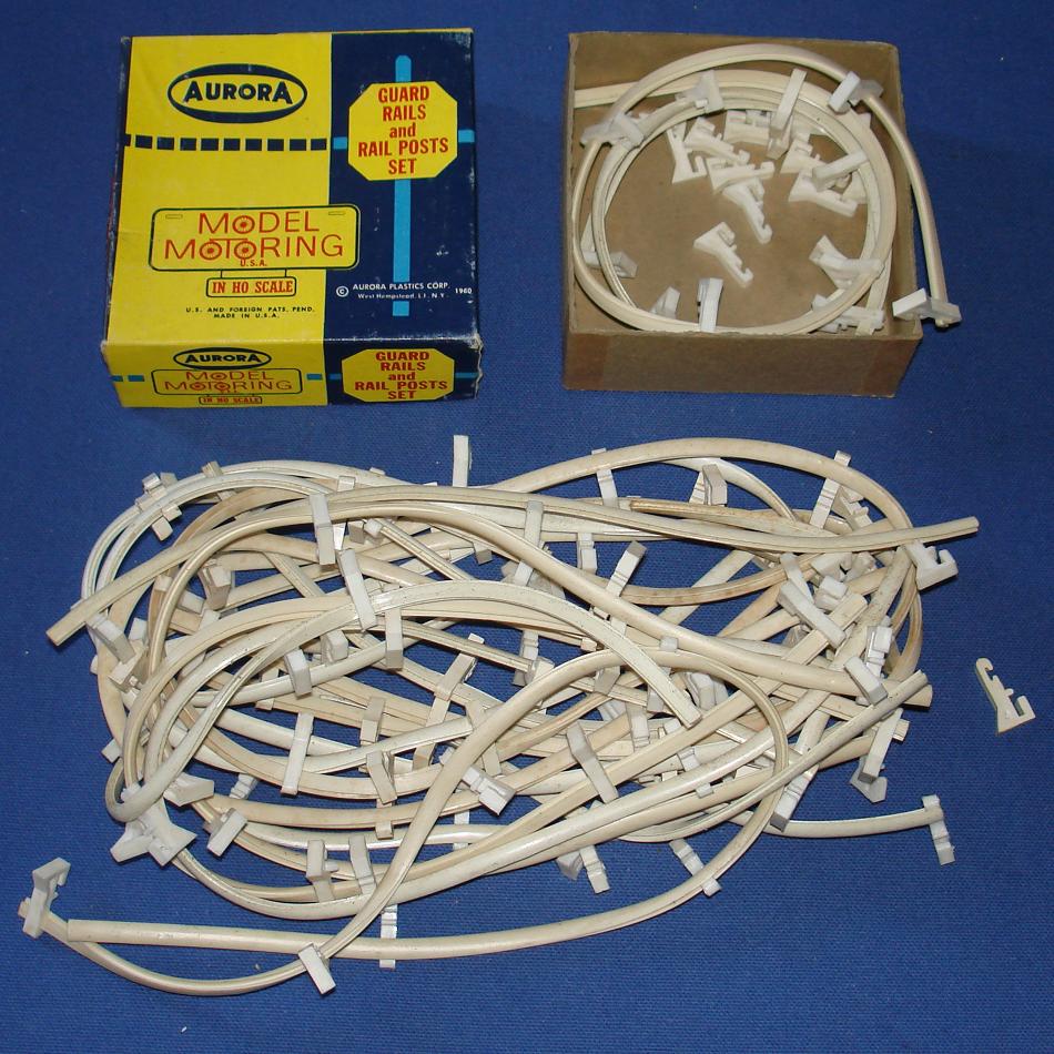 Aurora Model Motoring VIBE HO 1:87 Scale Slot Car Racing White Guardrails