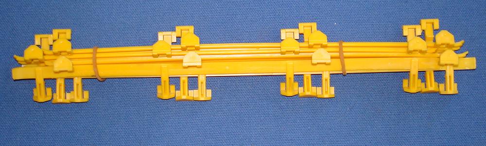Tyco S HO Speedways HO Scale Slot Car Racing 9 Inch Yellow Guard Rail Fence Post Track Sections