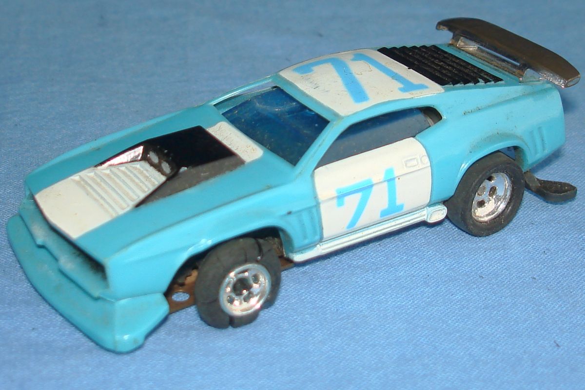 Lionel Power Passers Slot Car Racing Slotless Blue Ford Mustang Hood