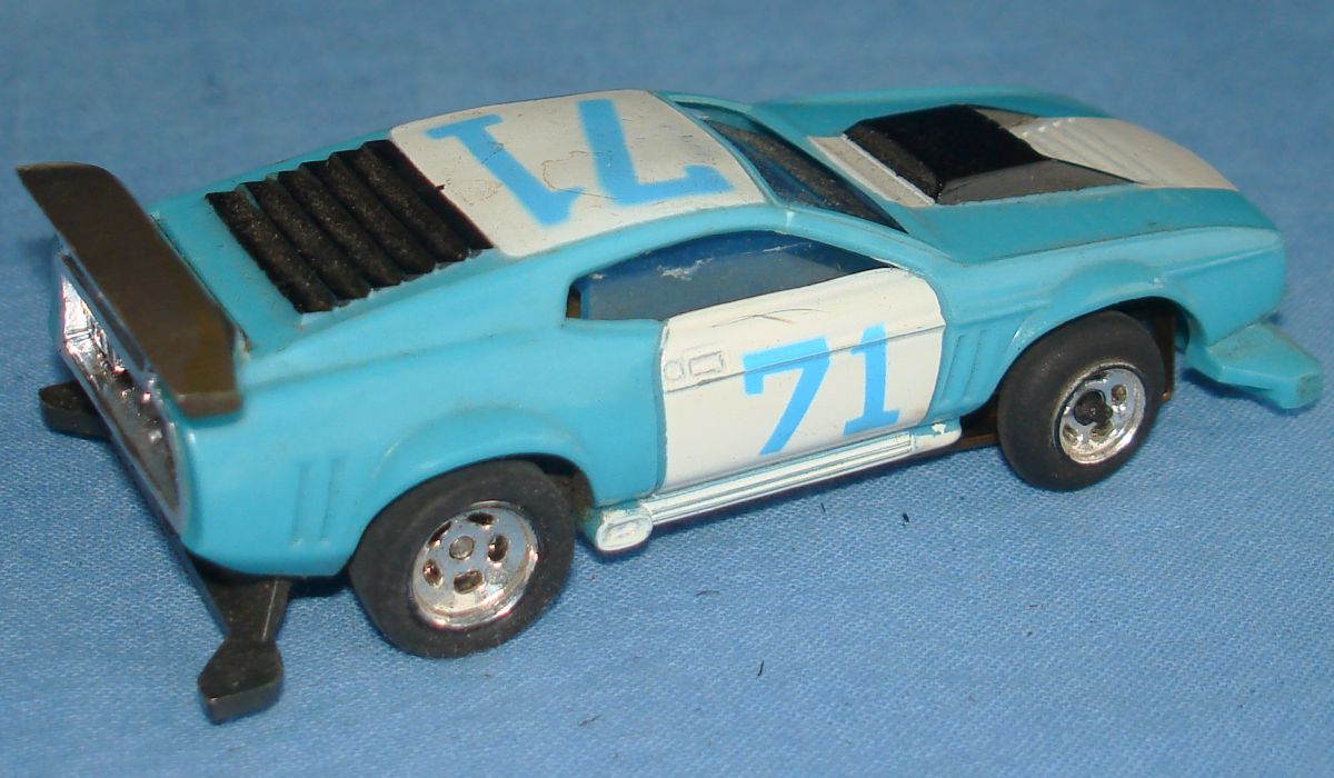 Lionel Power Passers Slot Car Racing Slotless Blue Ford Mustang Spoiler