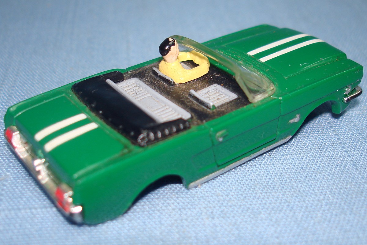 Aurora Model Motoring Thunderjet 500 Motor Bright Green Ford Mustang Convertible Body #1371 Trunk