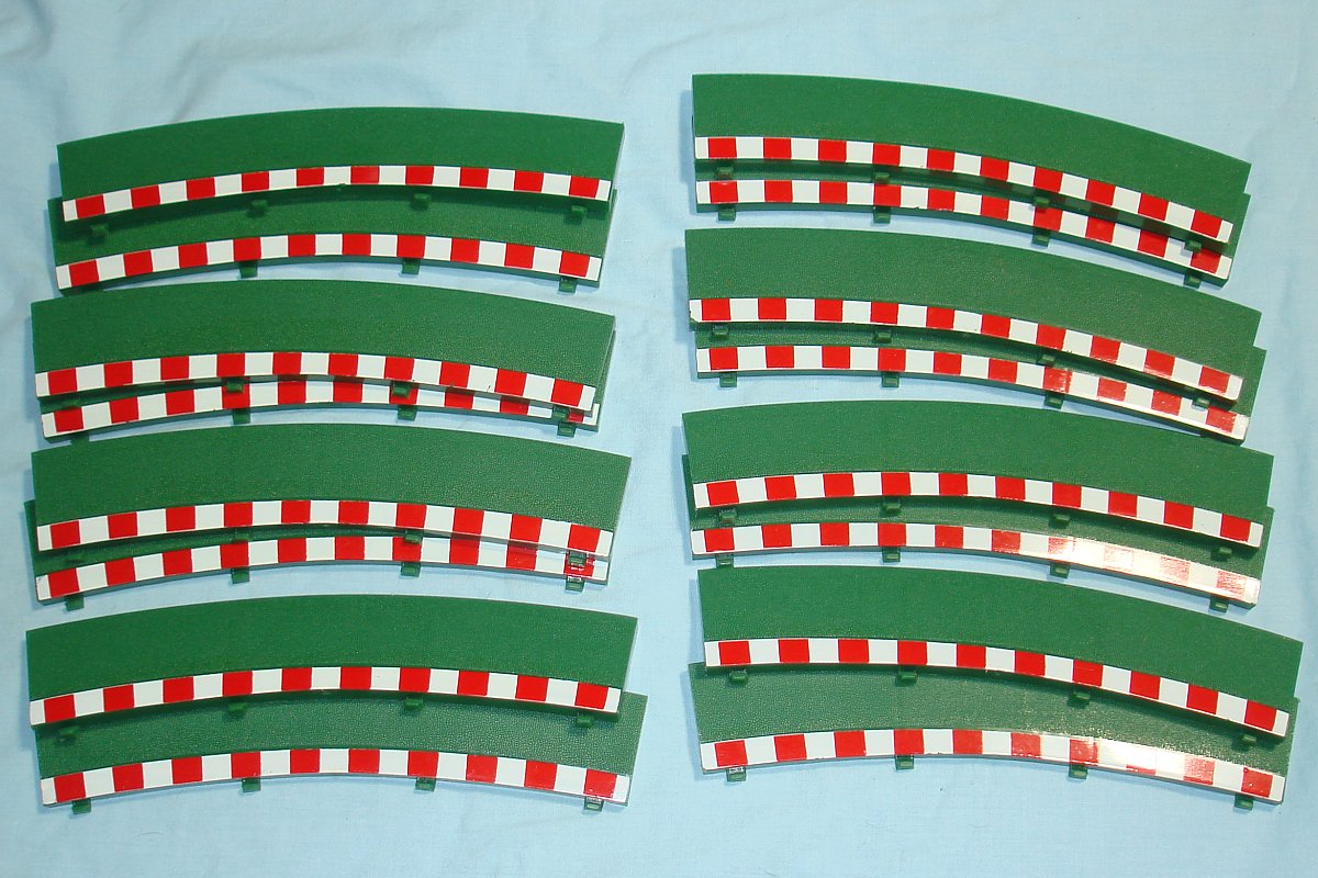 SCX 1:32 Scale Analog Slot Car Racing Red White Green Track Aprons Borders Sections X16 SCX 1:32 Scale Analog Slot Car Racing Red White Green Track Aprons Borders Sections X16