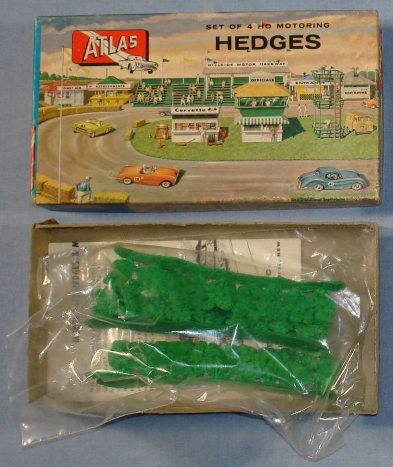 Atlas HO Motoring Scale Slot Car Racing Track Layout 4 Hedges #1412 Atlas HO Scale Slot Car Layout 4 Hedges #1412