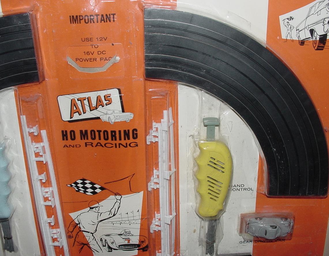 ATLAS HO SCALE FIGURE EIGHT SPEDWAY SLOT CAR RACING TRACK SET READY TO