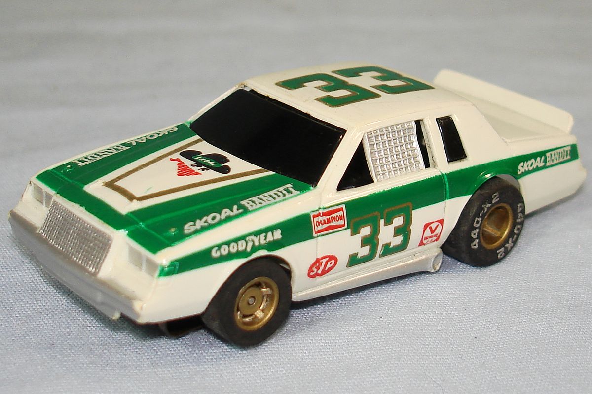 Tyco 440-X2 Electric Racing Skoal Bandit Handsome Harry Gant #33 Slot Car Runner Hood Tyco 440-X2 Electric Racing Skoal Bandit Handsome Harry Gant #33 Slot Car Runner Hood
